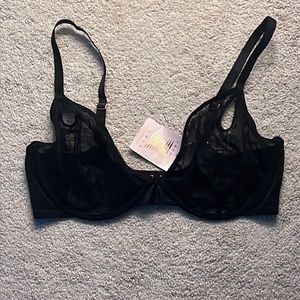 Brand New Savage X Fenty Plunge Lace Bra in Size 36DDD!!!!